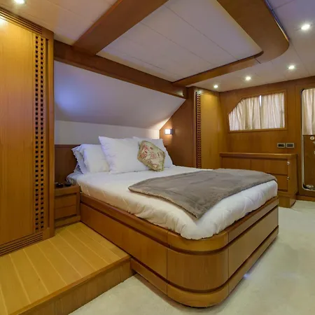 Bådhotel Yacht Newfield